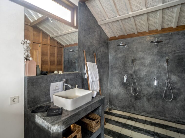 House of Bagera ensuite bathroom