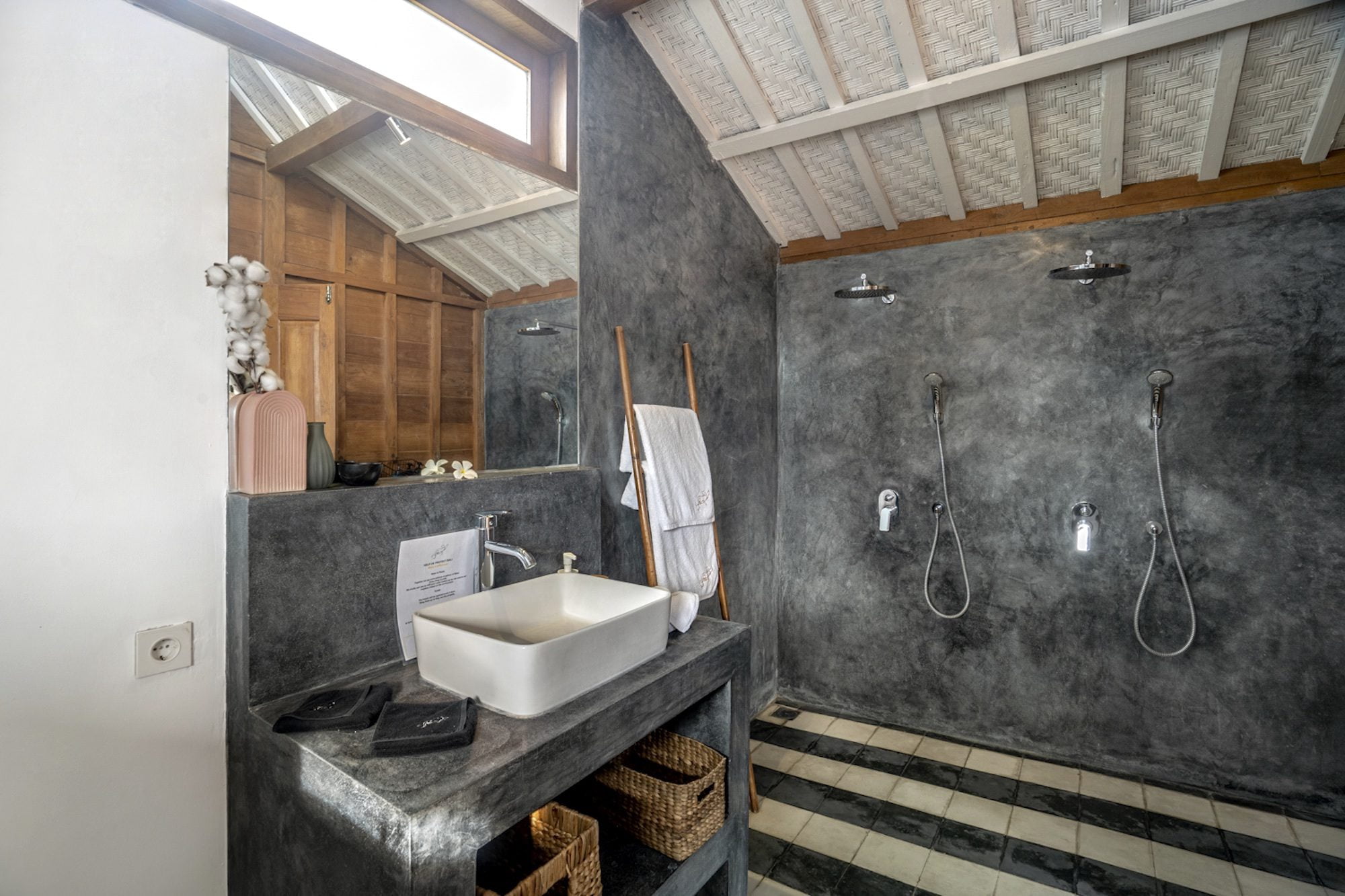 House of Bagera ensuite bathroom