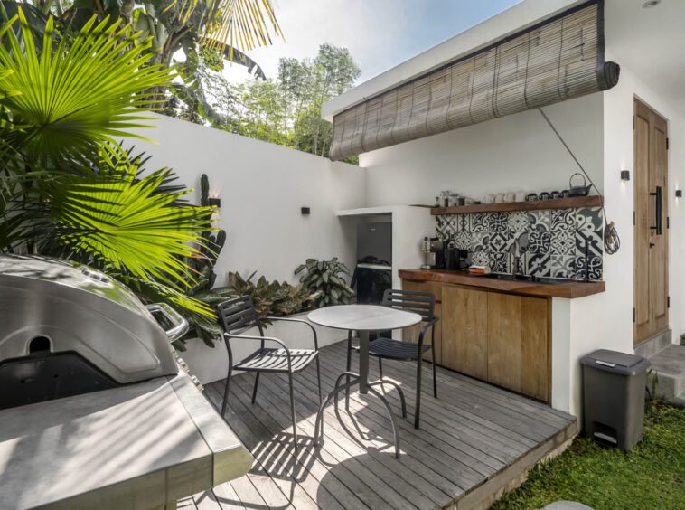 An outdoor kitchen with BBQ area at Villa Kaori