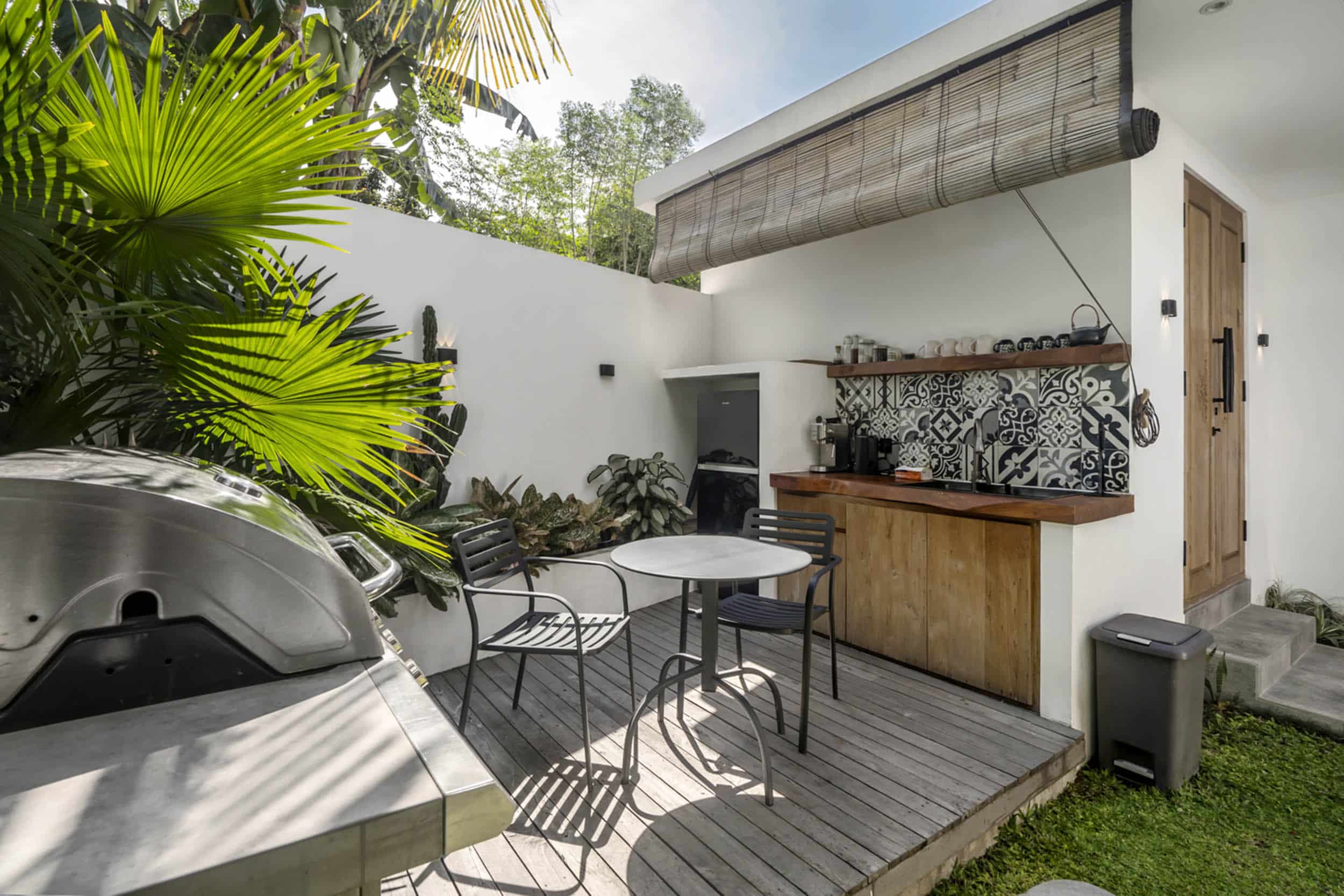 An outdoor kitchen with BBQ area at Villa Kaori