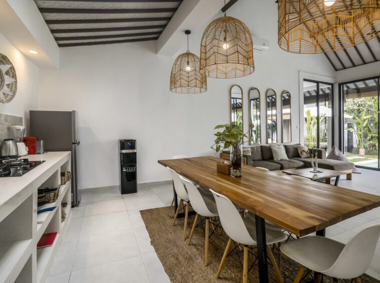 Villa Moju kitchen area with wooden dining table