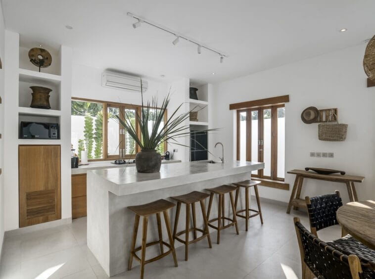 Fully equipped kitchen with an open-layout